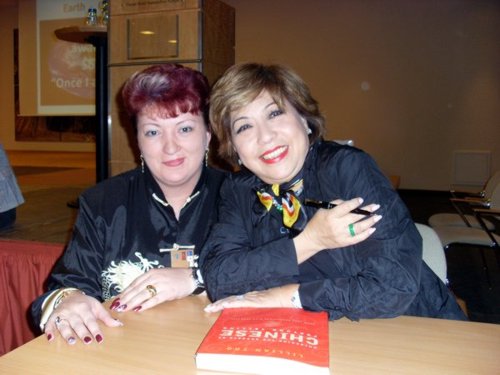 Cristina Reit alaturi de Lillian Too, maestra ei de suflet, in Malaezia